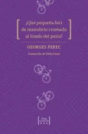 ¿Qué pequeña bici de manubrio cromado al fondo del patio?