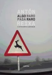Algo raro pasa raro